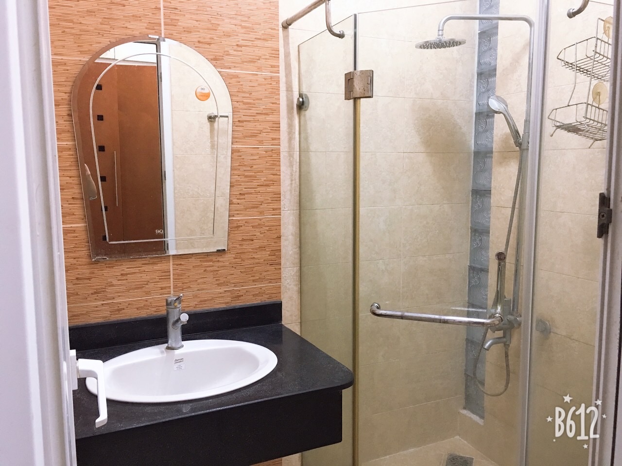 Chính chủ cho thuê nhà ngõ Phố Nguyễn Thái Học. Thoáng trước sau-Ở sướng. Chỉ 15 tr/th.