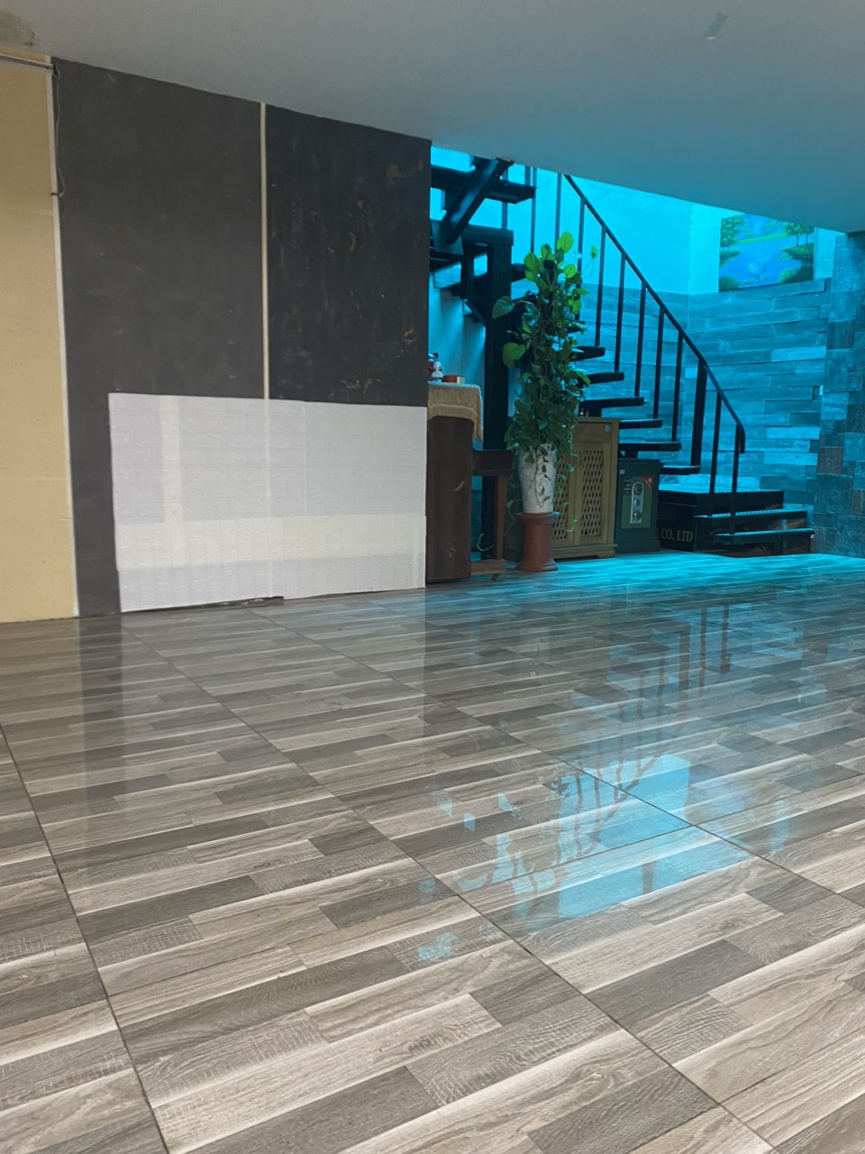 Cho thuê mặt bằng cửa hàng T1-120m2. Kinh doanh văn phòng, cafe, masage chân... Chỉ 12tr/th