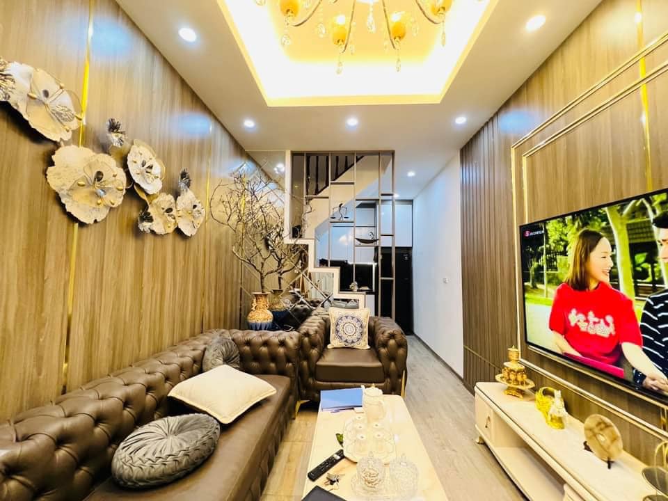 BÁN NHÀ PHỐ THÁI HÀ, ĐỐNG ĐA, Ô TÔ NHỎ ĐỖ CỬA, PHỐ TRUNG TÂM QUẬN, NỘI THẤT TIỀN TỶ, 27M2*4 TẦNG.