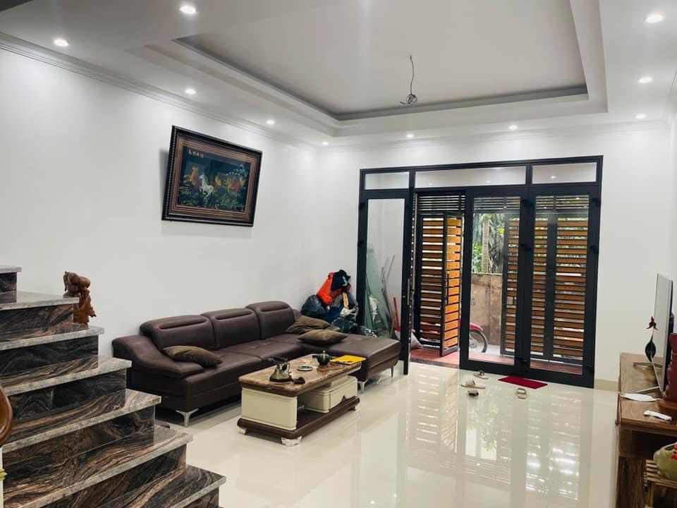 Bán Nhà Tại Phố Doãn Kế Thiện, 46m2, 4 tầng 5 ngủ, thoáng trước sau , giá 4.5 Tỷ