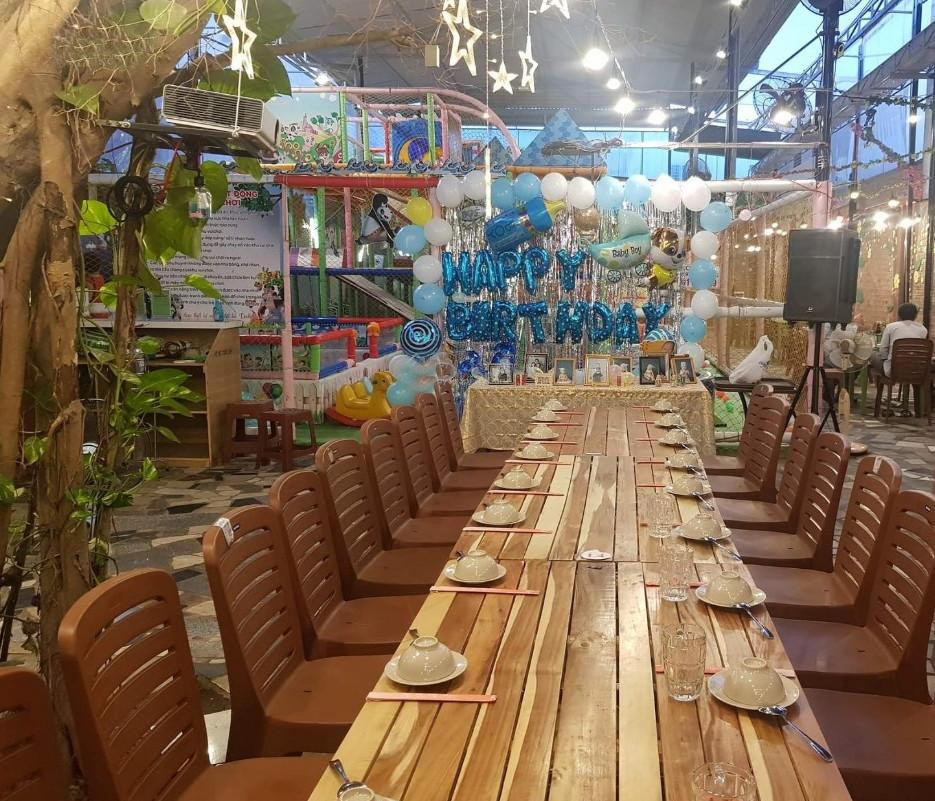 Sang nhượng cổ phần nhà hàng sân vườn.