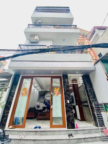 Cần Bán Nhà Tại Cầu Giấy - Xuân Thủy - Dịch Vọng - OTO Đỗ Trước Nhà - Giá 5.95 Tỷ