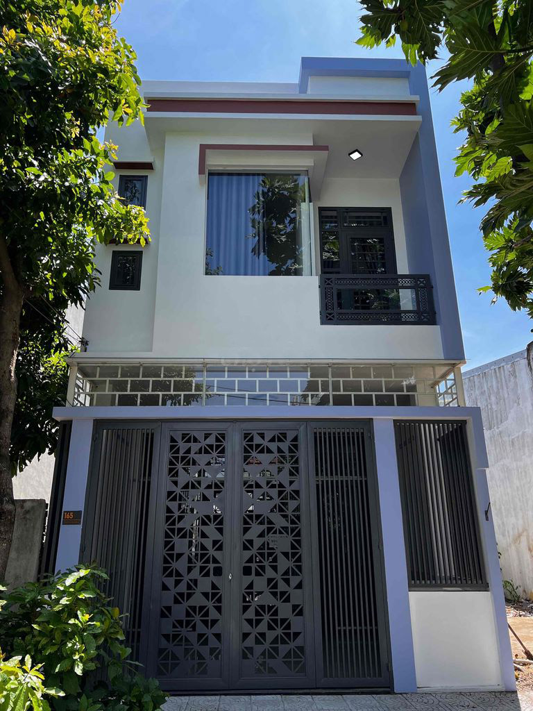 Cần Bán Gấp Nhà Đẹp Tại Phường Xuân Hòa