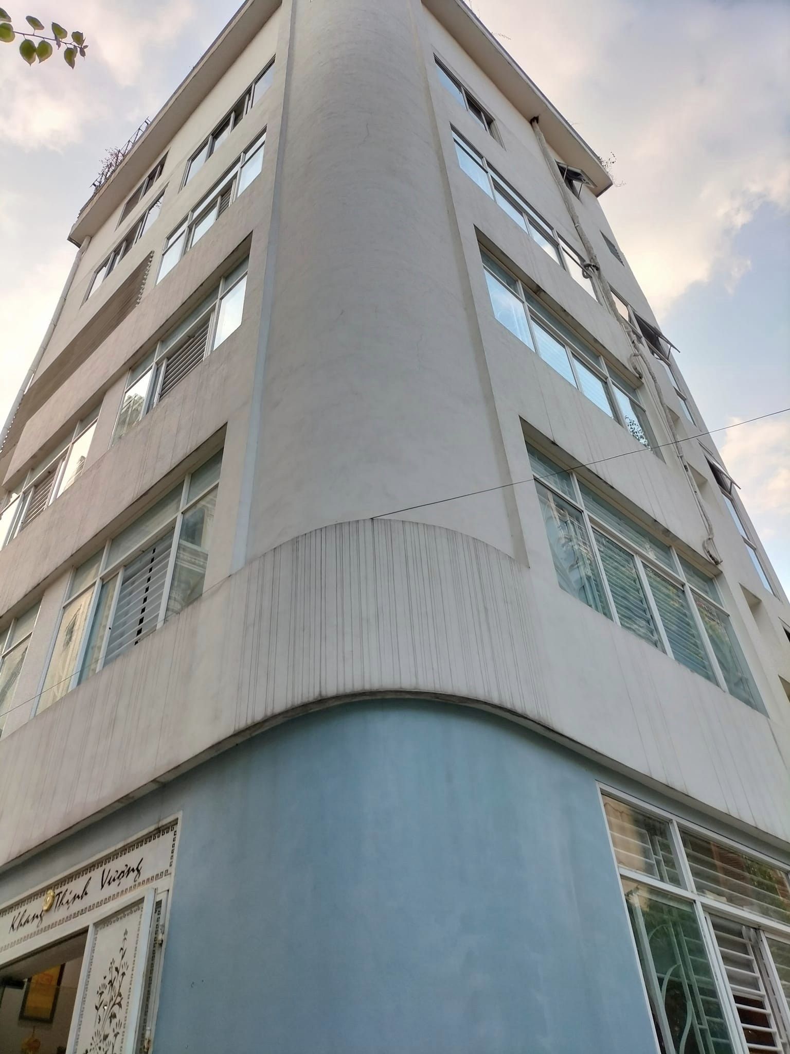 BÁN TOÀ LÔ GÓC CẦU GIẤY MẶT TIỀN KHỦNG 9,2M NỞ HẬU 7 TẦNG 78M2 - 21,5 TỶ