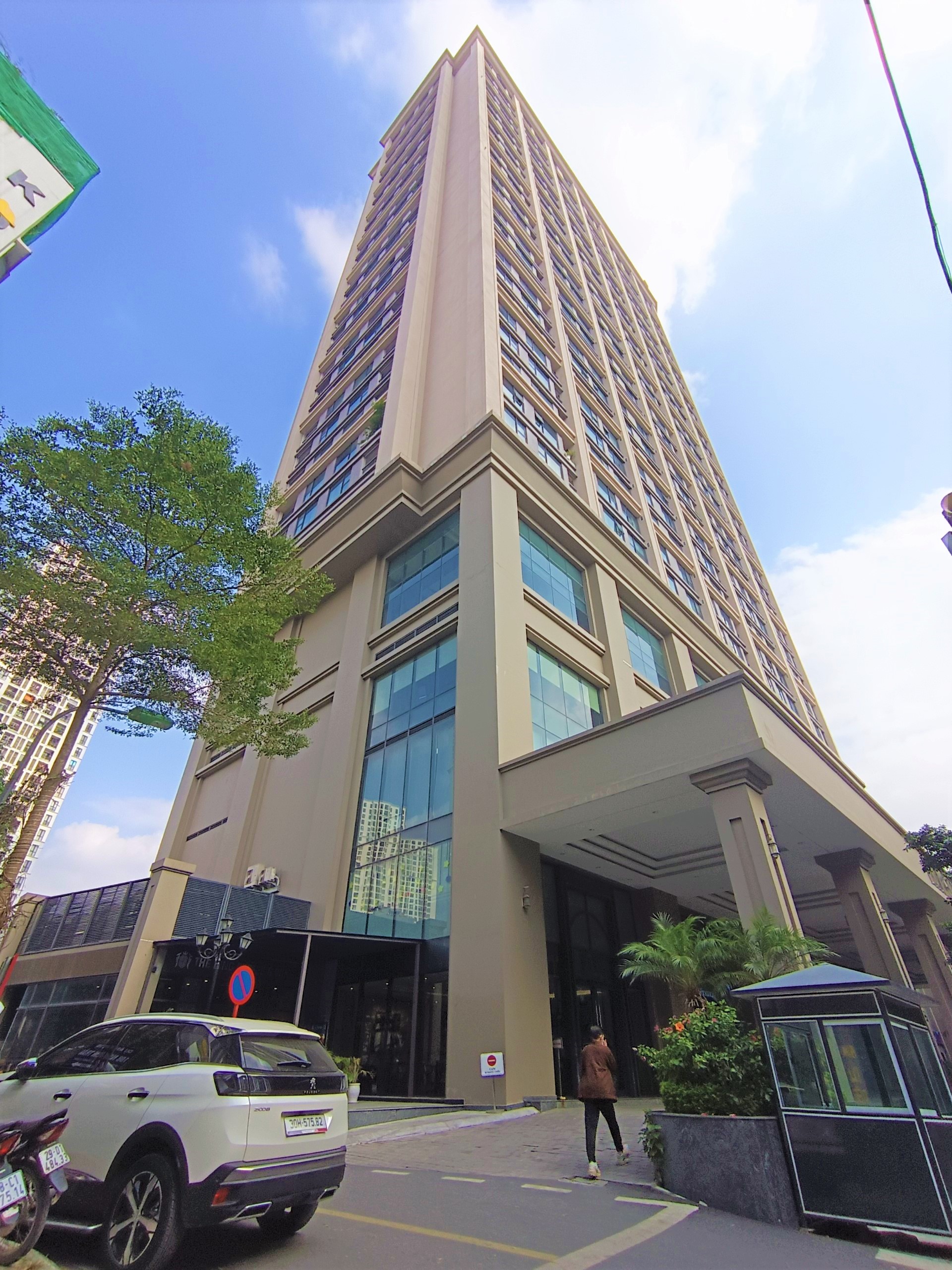 Chính chủ bán Căn hộ 125M giá 7.1 Tỷ, Chung cư King Palace, tầng cao.