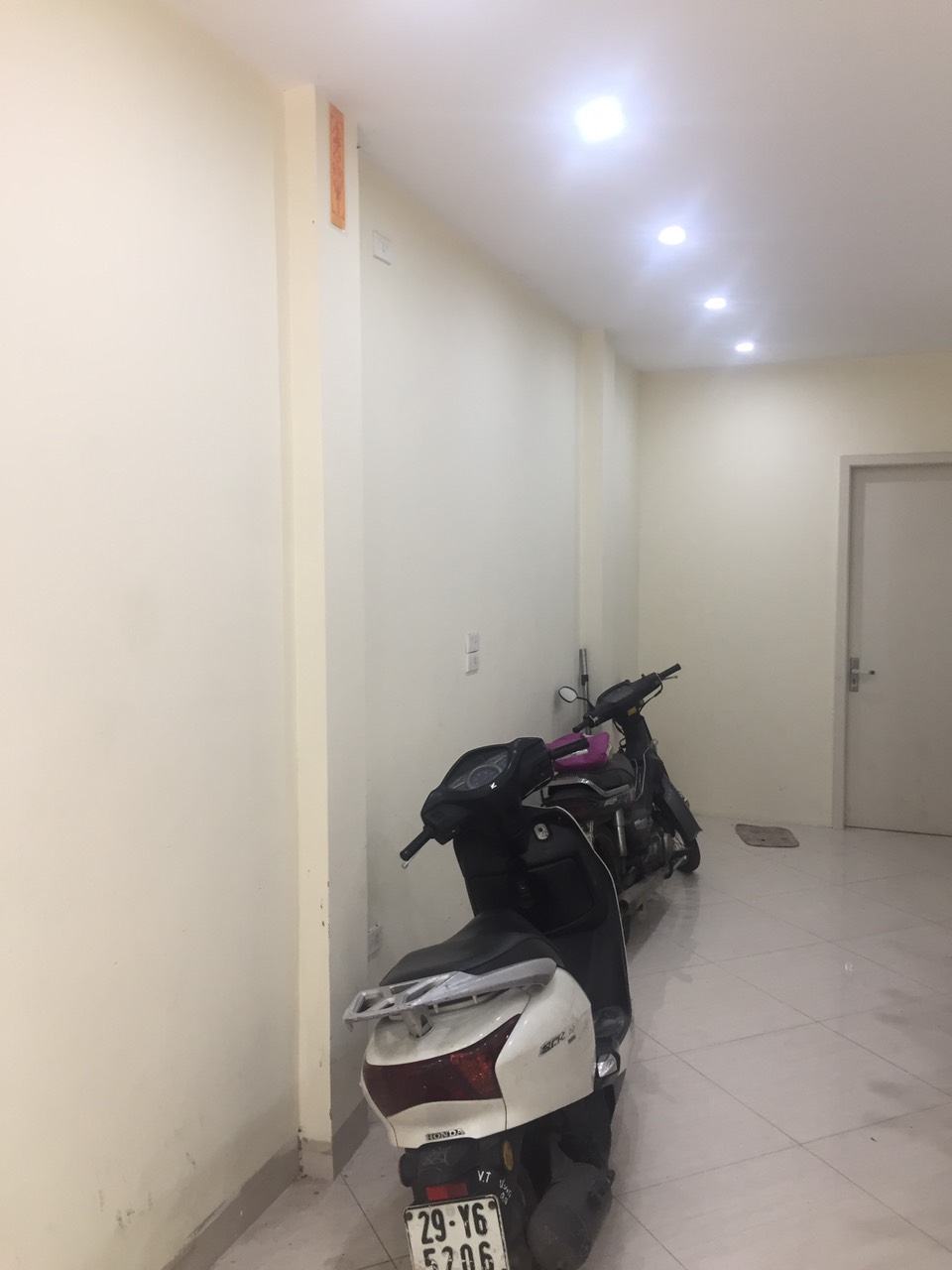 Cần cho thuê gấp mặt băng T1 33m2. Giá chỉ 8 tr/th. Kinh doanh online, spa, nail