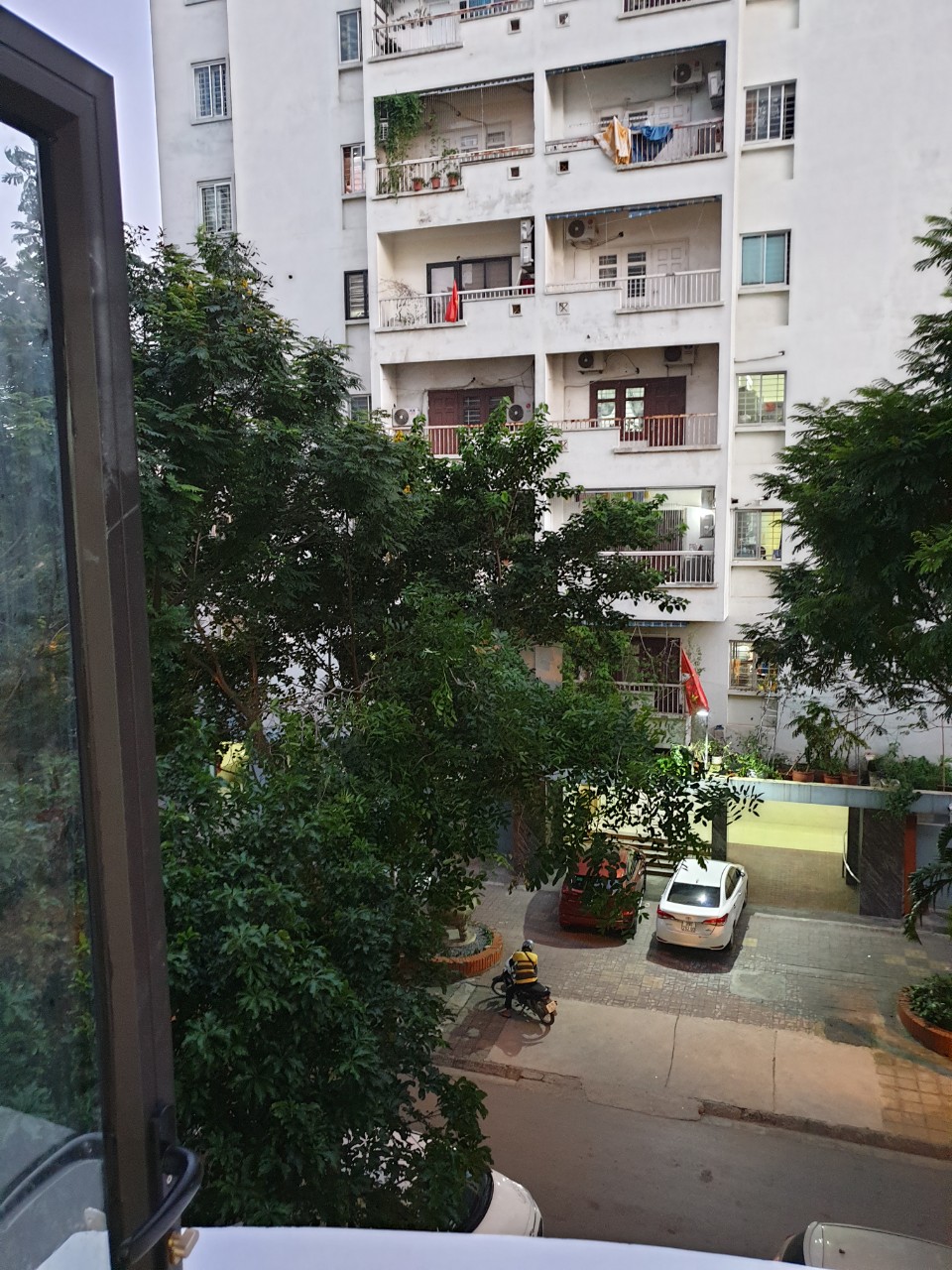 Bán Chung cư Mễ Trì Hạ 2 tỷ 15, 2N, đối diện KeangNam