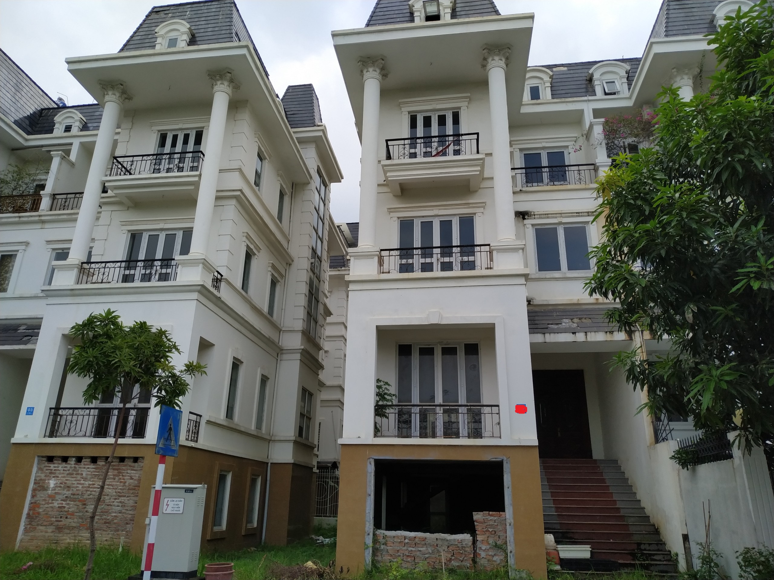 Bán căn biệt view vườn hoa, diện tích 160m, giá 14,X tỷ