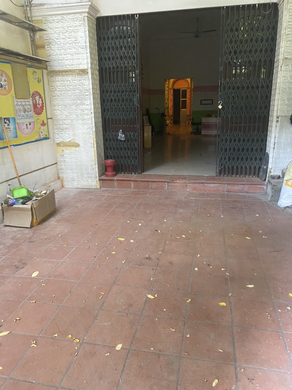 Cho thuê nhà riêng Phố Giang Văn Minh, Ba Đình. Dt 140m2x3T, Mt 5m. Chỉ 20 tr/th.