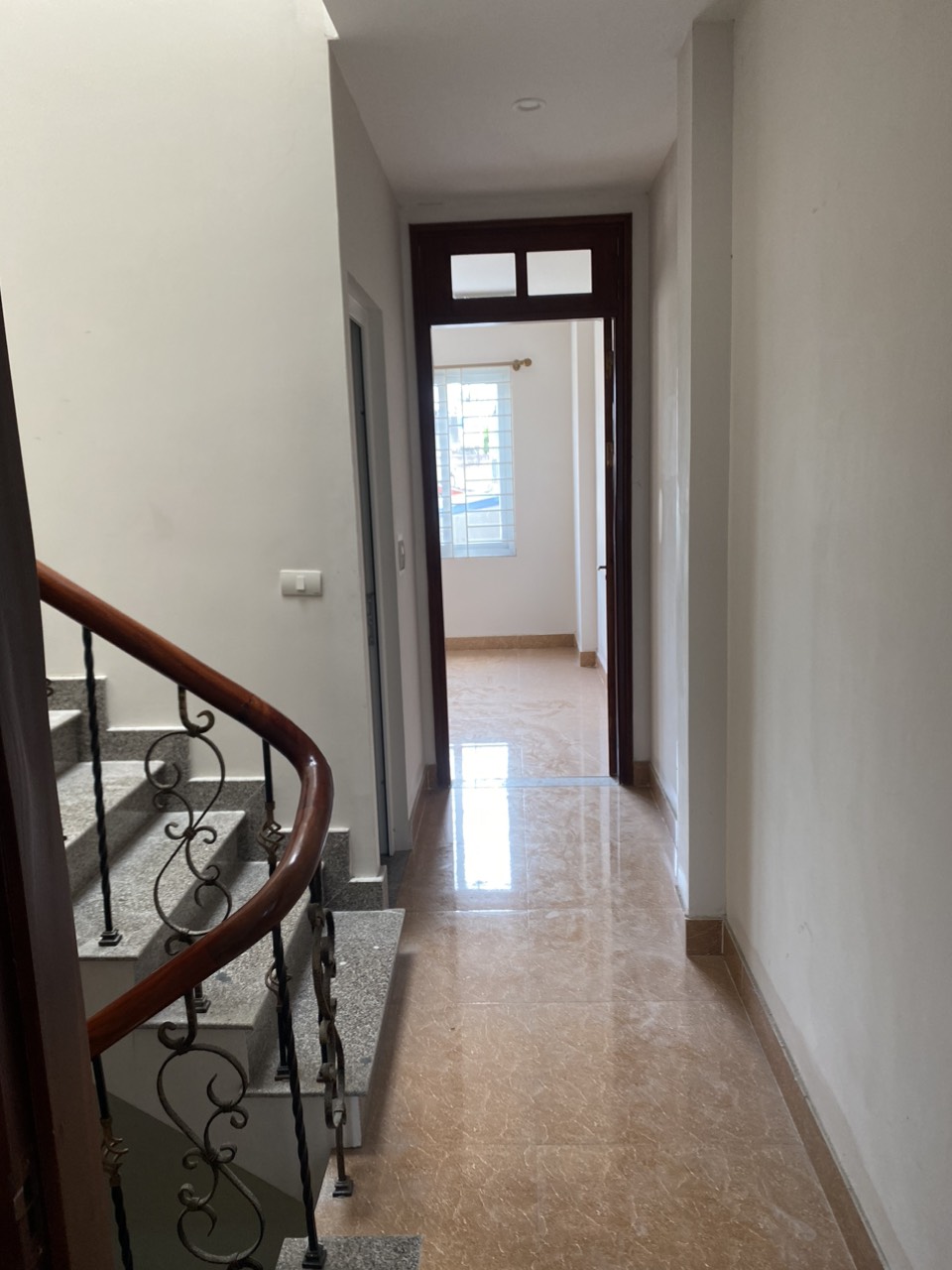 Cho thuê nhà nguyên căn Phố Thụy Khuê, Bưởi. Nhà mới Full đồ đẹp lung linh. Chỉ 16tr/th.