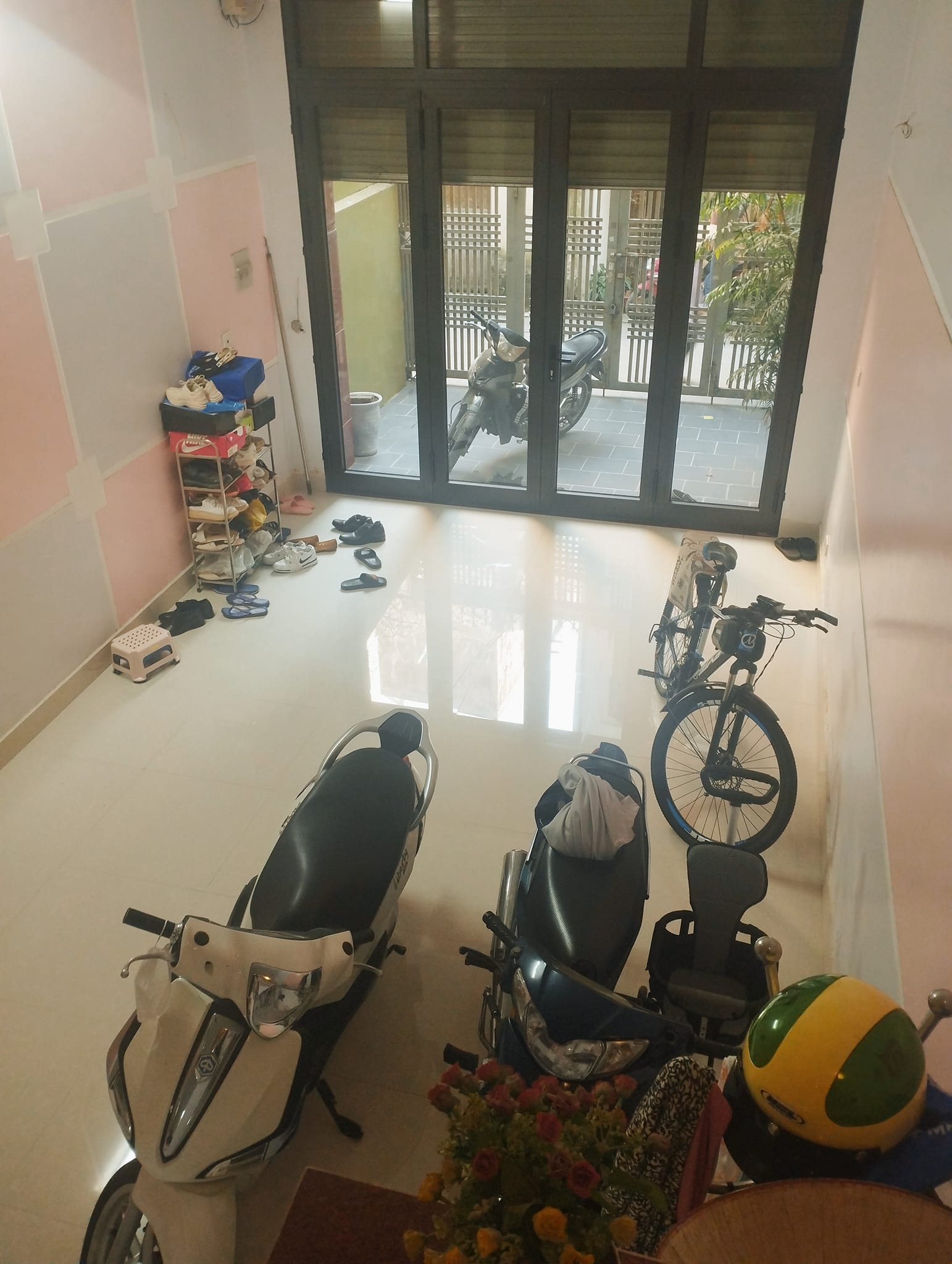 BÁN NHÀ LẠC LONG QUÂN-CẦU GIẤY-PHÂN LÔ-5 TẤNG- Ô TÔ-66M2-GIÁ: 10.6 TỶ