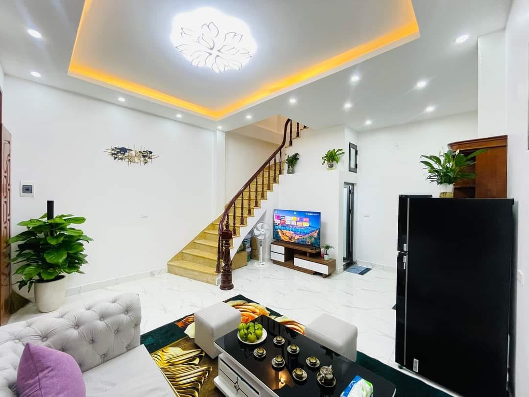 Cần bán gấp nhà Đống Đa - DT 40m2 , X4 , Mặt tiền 5m , Chỉ 3.35 tỷ