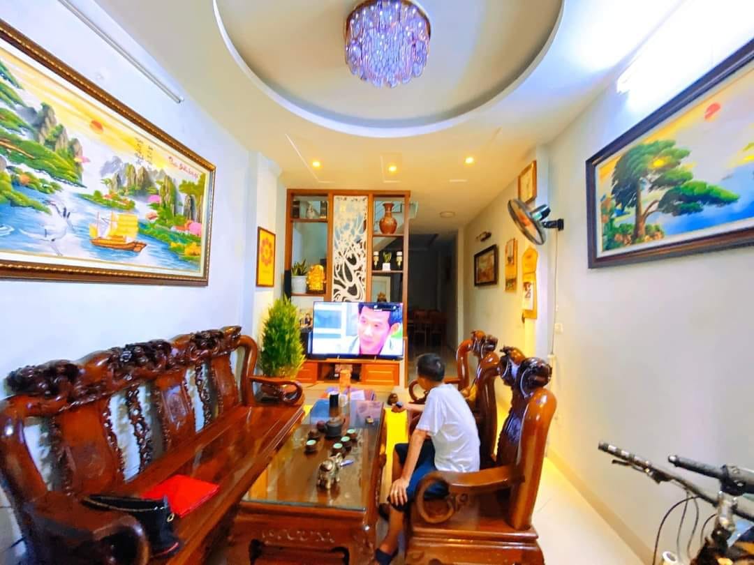 CC cần bán nhà khu vực Cầu Giấy - Đống Đa DT 40m2,X5 - Chỉ nhỉnh hơn 4 tỷ