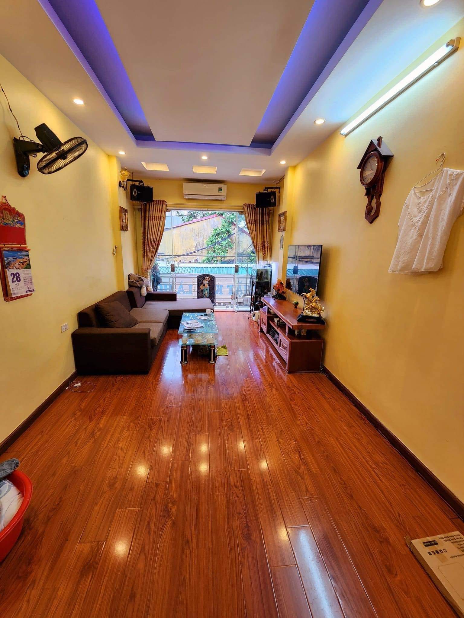 Bán nhà Đống Đa - 10M ôtô chạy - 2 Mặt ngõ thoáng - 25m2 , X5 , Chỉ 3.85 tỷ