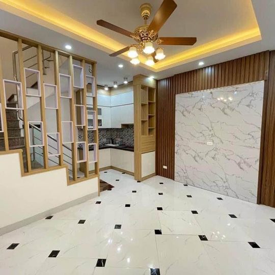 Nhà đẹp - trung tâm phố - ôtô đỗ 30m , chỉ nhỉnh 5 tỷ 38m2 , 6 tầng Đội Cấn