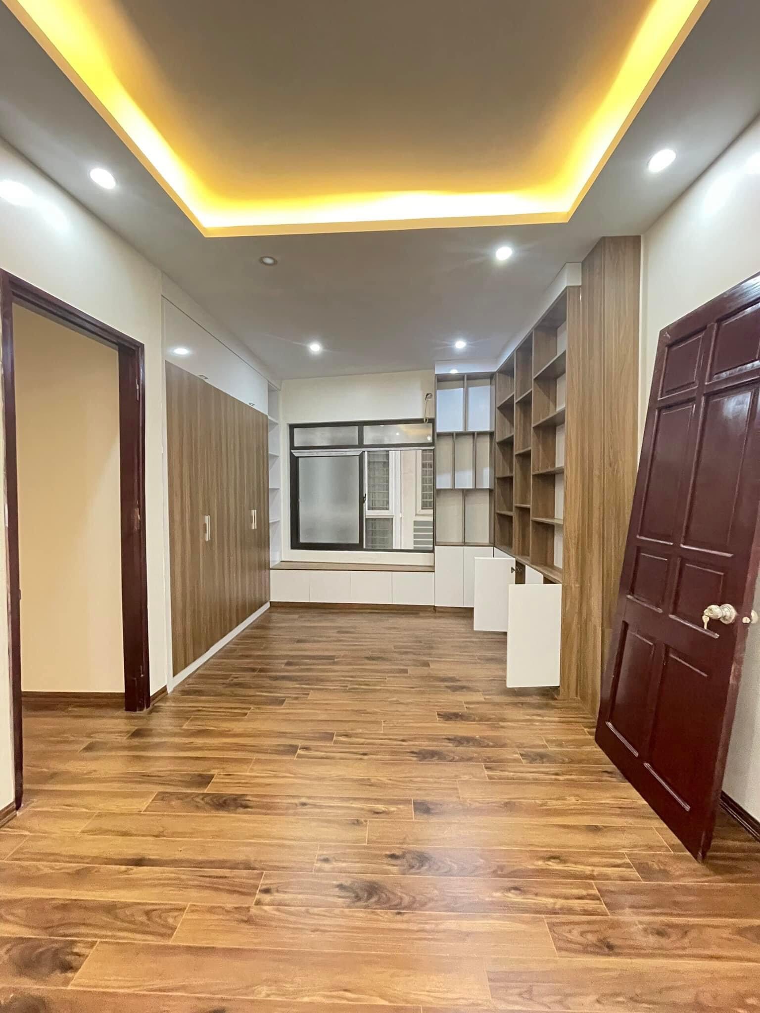 Siêu hot - cực hiếm tại ĐỐNG ĐA ,Nhà 4T, 38M2 , MT 5.8M , đang bán 4.75 tỷ