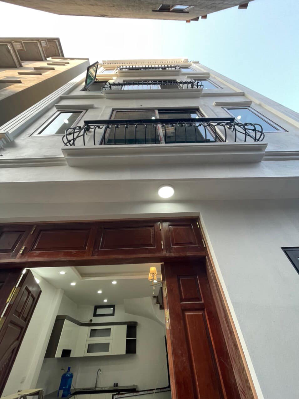 Bán nhà Nguyễn Khang 38m2 , X4 , giá 3.99 tỷ - hàng hiếm , sổ đỏ đẹp sẵn sàng giao dịch