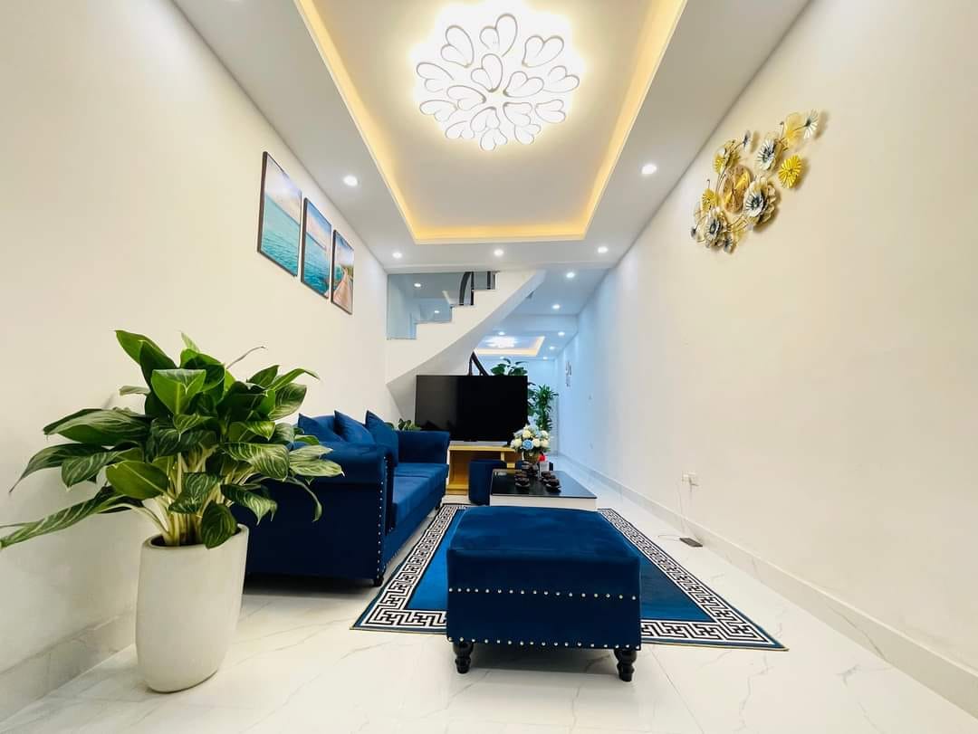 Chính chủ nhờ bán nhà Đống Đa 38m2 , X5 , giá 5.4 tỷ - mặt đường lớn - Ở ngay