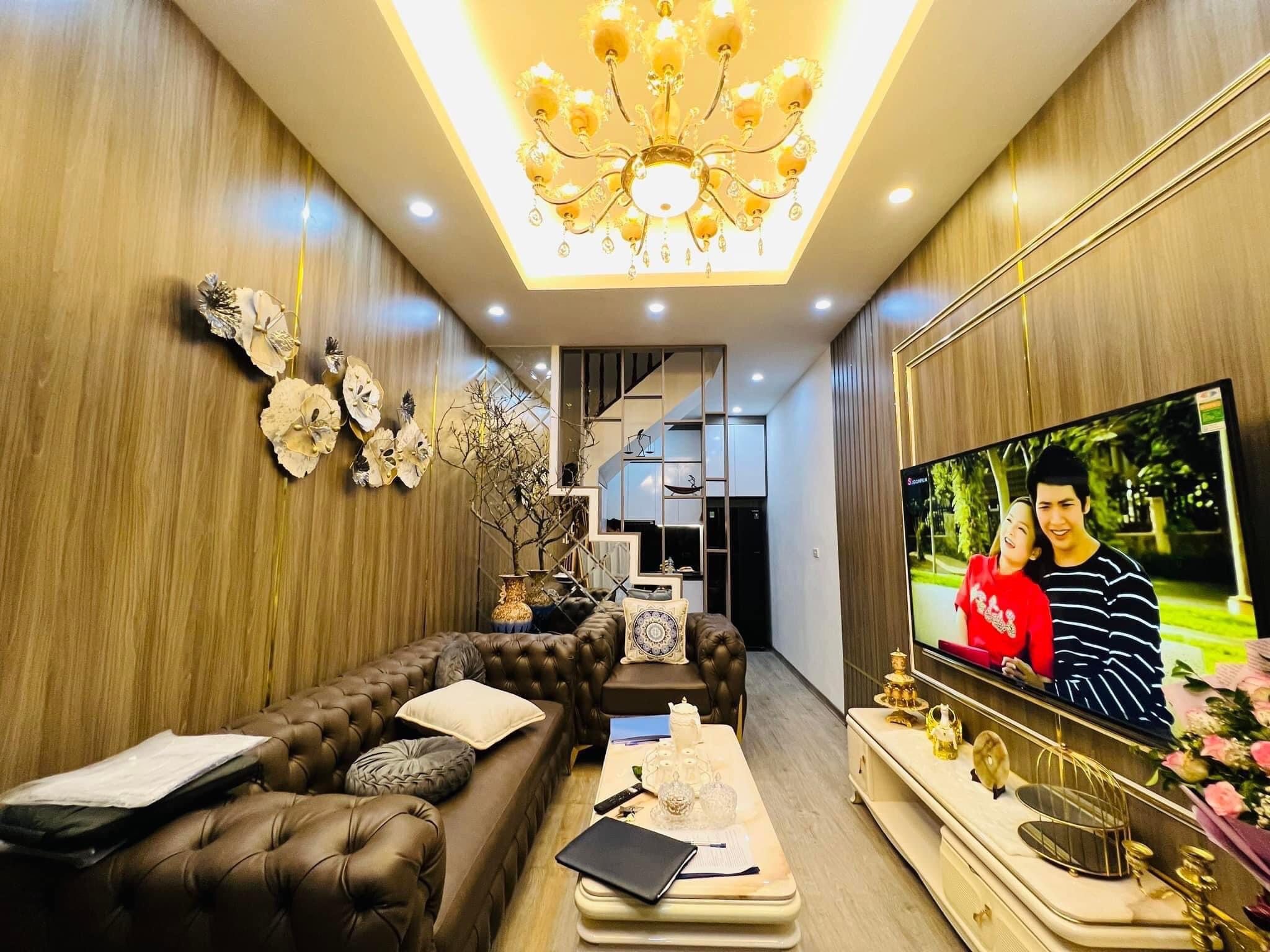 SIÊU NÉT ĐỐNG ĐA- ThÁI HÀ CẦN BÁN GẤP 30M2,X4,GIÁ 4.2TỶ,CHỈ VIỆC Ở NGAY