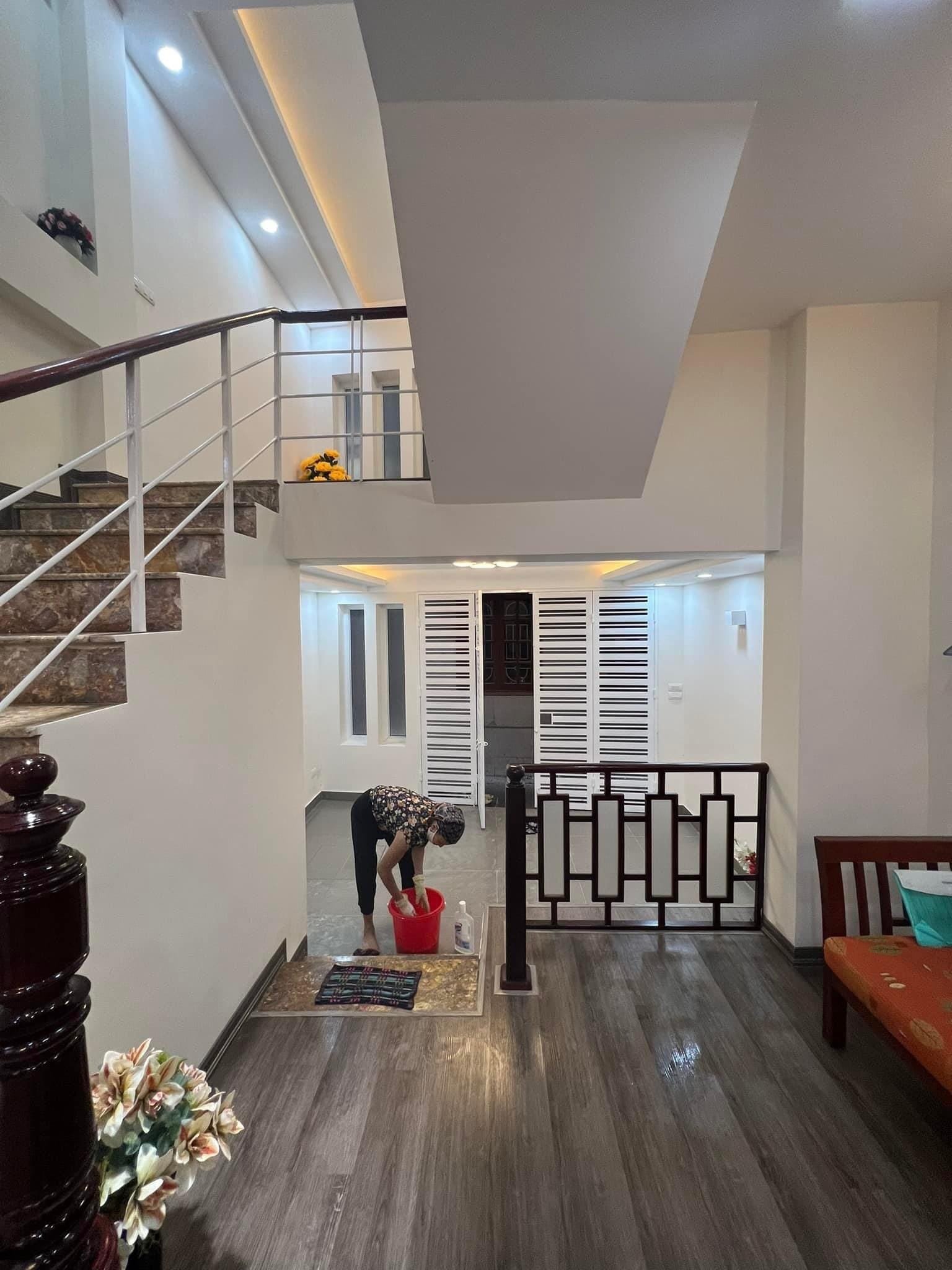 BÁN NHÀ NGUYỄN VĂN HUYÊN - Ô TÔ - 45M2 x MT4M – NHỈNH 5 TỶ