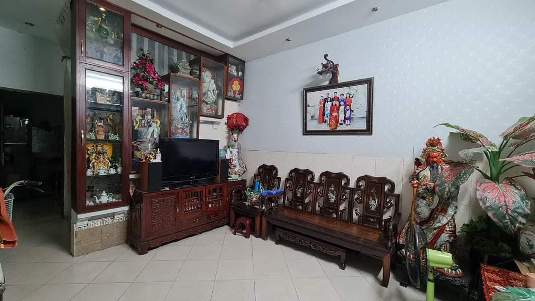 Bán nhà Quang Trung, Hà Đông, chủ nhà công chức, 300m ra chợ Hà Đông, 40m2, giá rẻ 2,69 tỷ