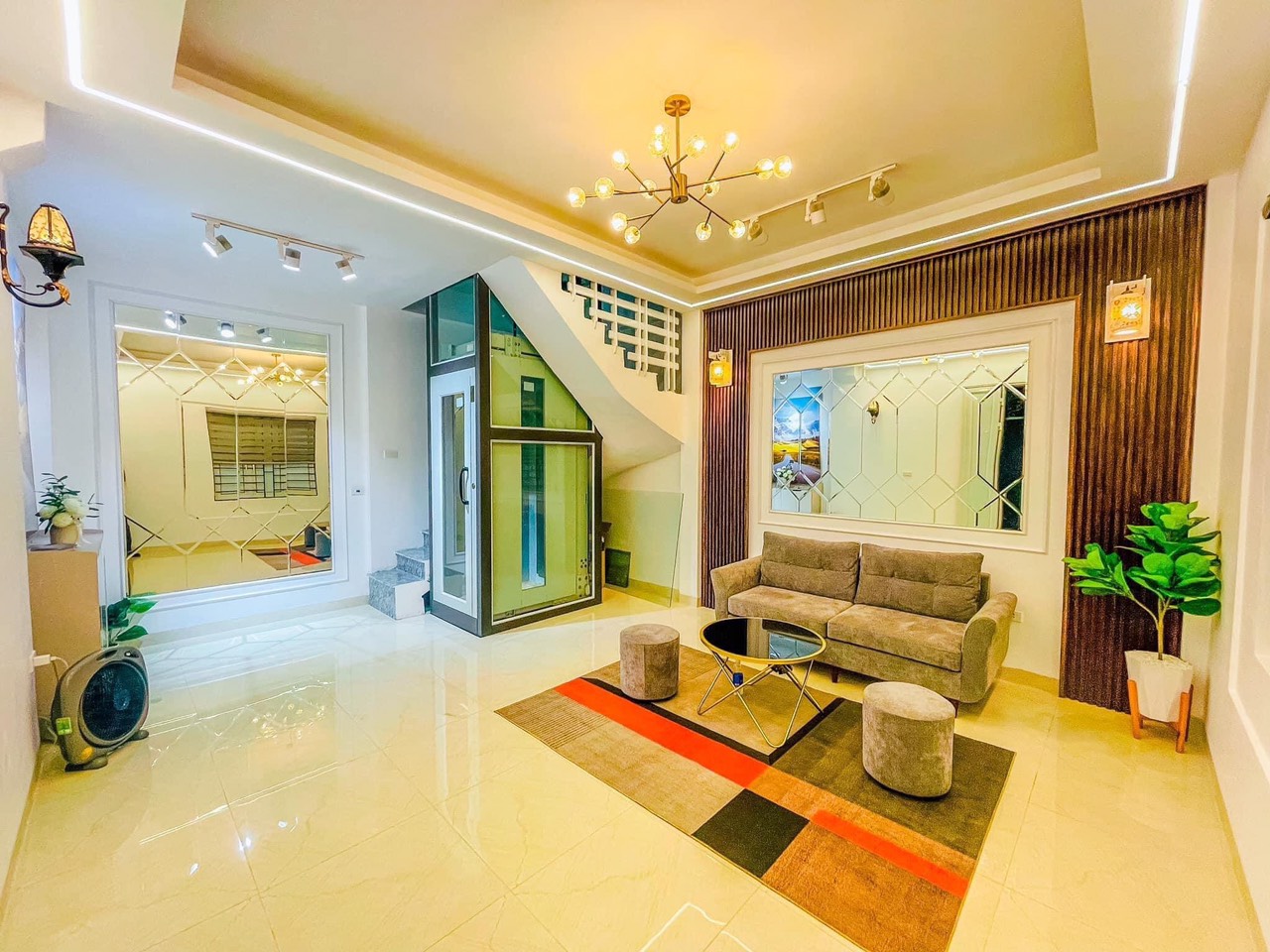 Bán nhà Trần Quốc Vượng- Lô góc- 6 tầng- thang máy- Nhà mới- Nội thất đẹp