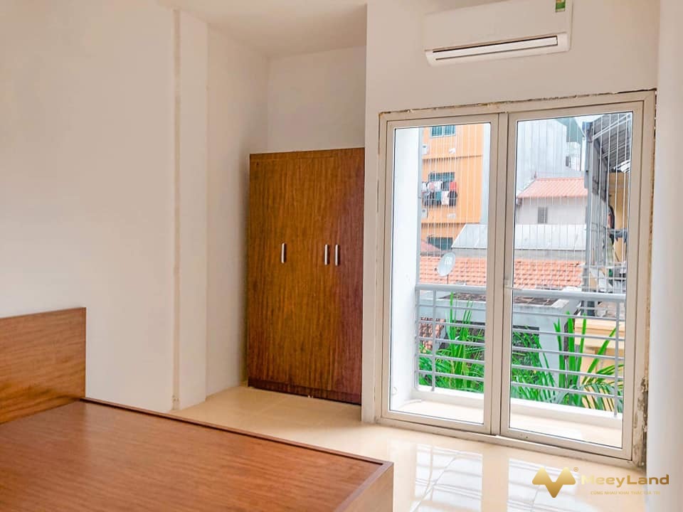 Bán nhà Trung Kính, 50m2 x 4 tầng, gần phố, ba gác đỗ cửa, full nội thất, giá 6.8 tỷ