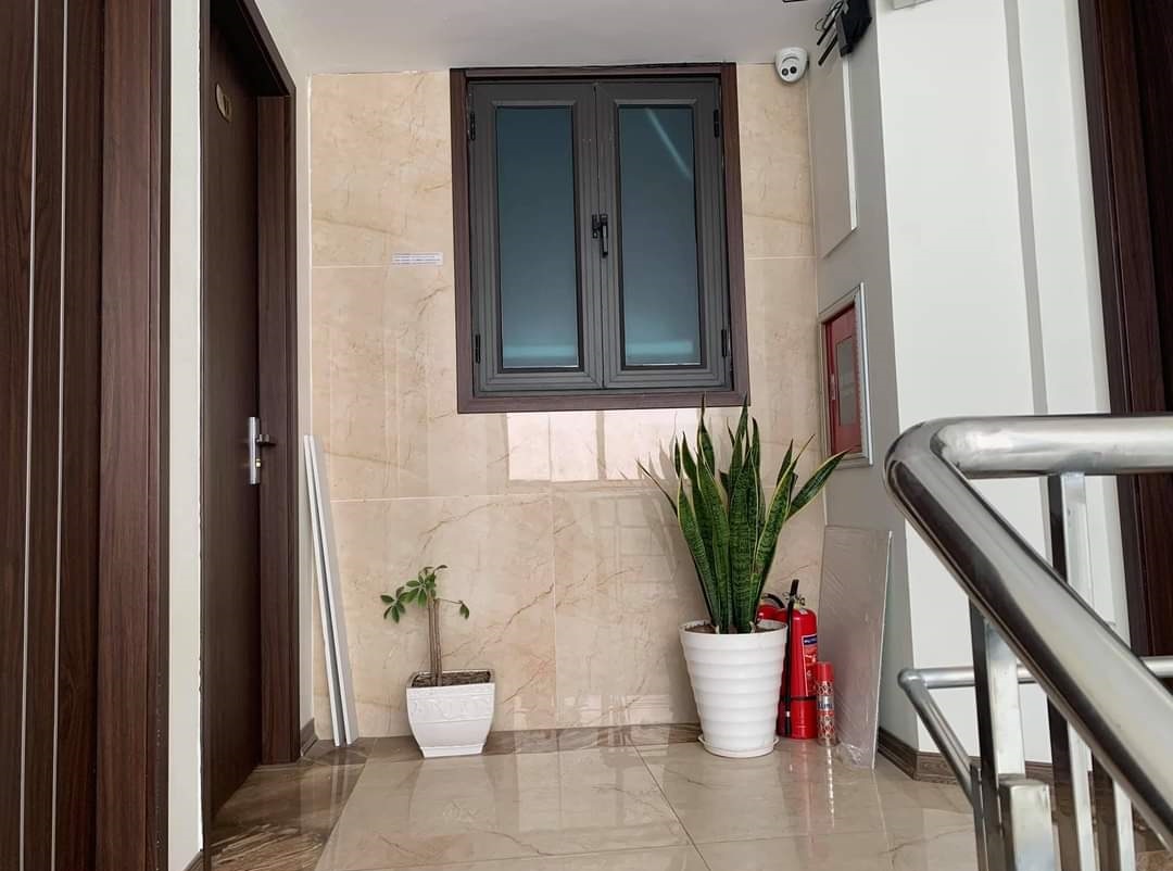 MẶT PHỐ Nguyễn Công Hoan 109m x 5 tầng, MT 4.5 giá 33.5 tỷ.