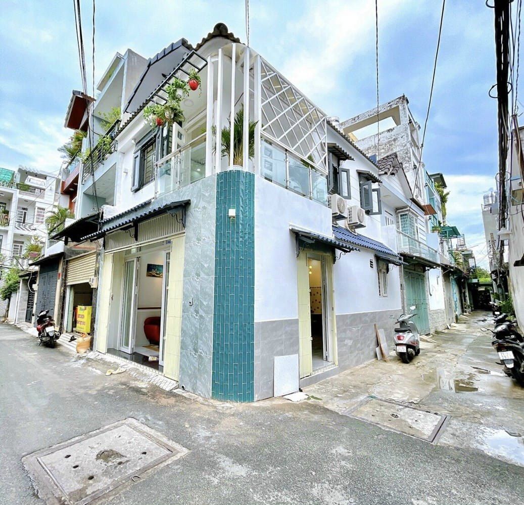 LÔ GÓC 2 MT HẼM XE HƠI-DT 40M2-GIÁ 4.6 TỶ