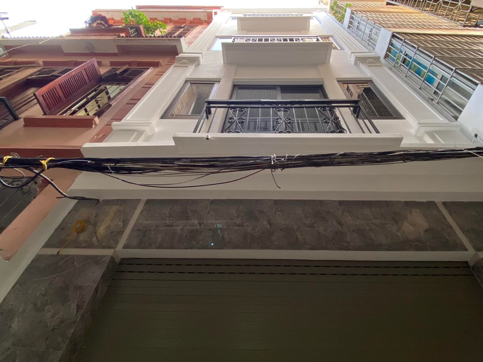 BÁN NHÀ PHÂN LÔ NGUYẾN KHUYẾN, VỈA HÈ, Ô TÔ TRÁNH, KINH DOANH, 6.x TỶ.