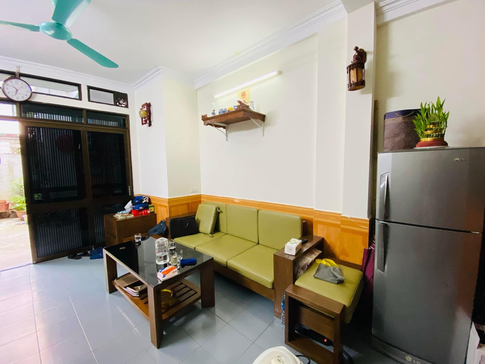 Lạc Long Quân dt34m2 , mt4m, 6 tầng, giá 4.5 tỷ