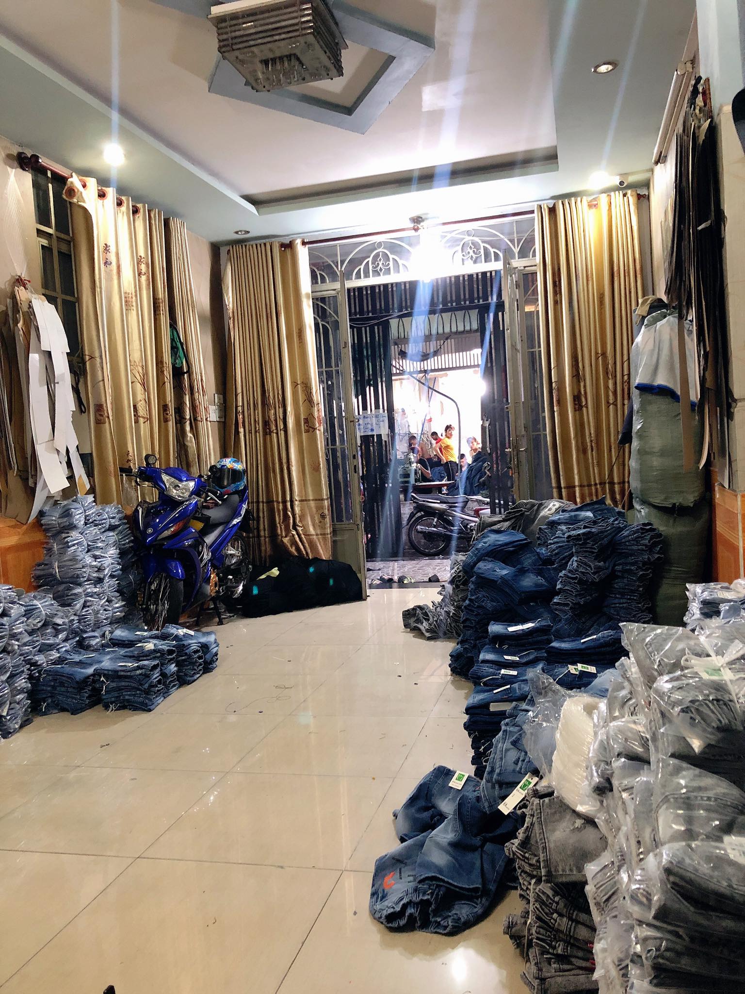 Vị trí ngay đường Số 1, Phường 10, Quận Tân Bình, 56m2, 3 tầng giá chào 8.9 tỷ.