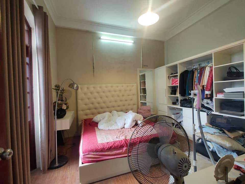 Mặt Phố Lạc Chính 81m x 3 tầng, MT 6m, giá 20 tỷ.