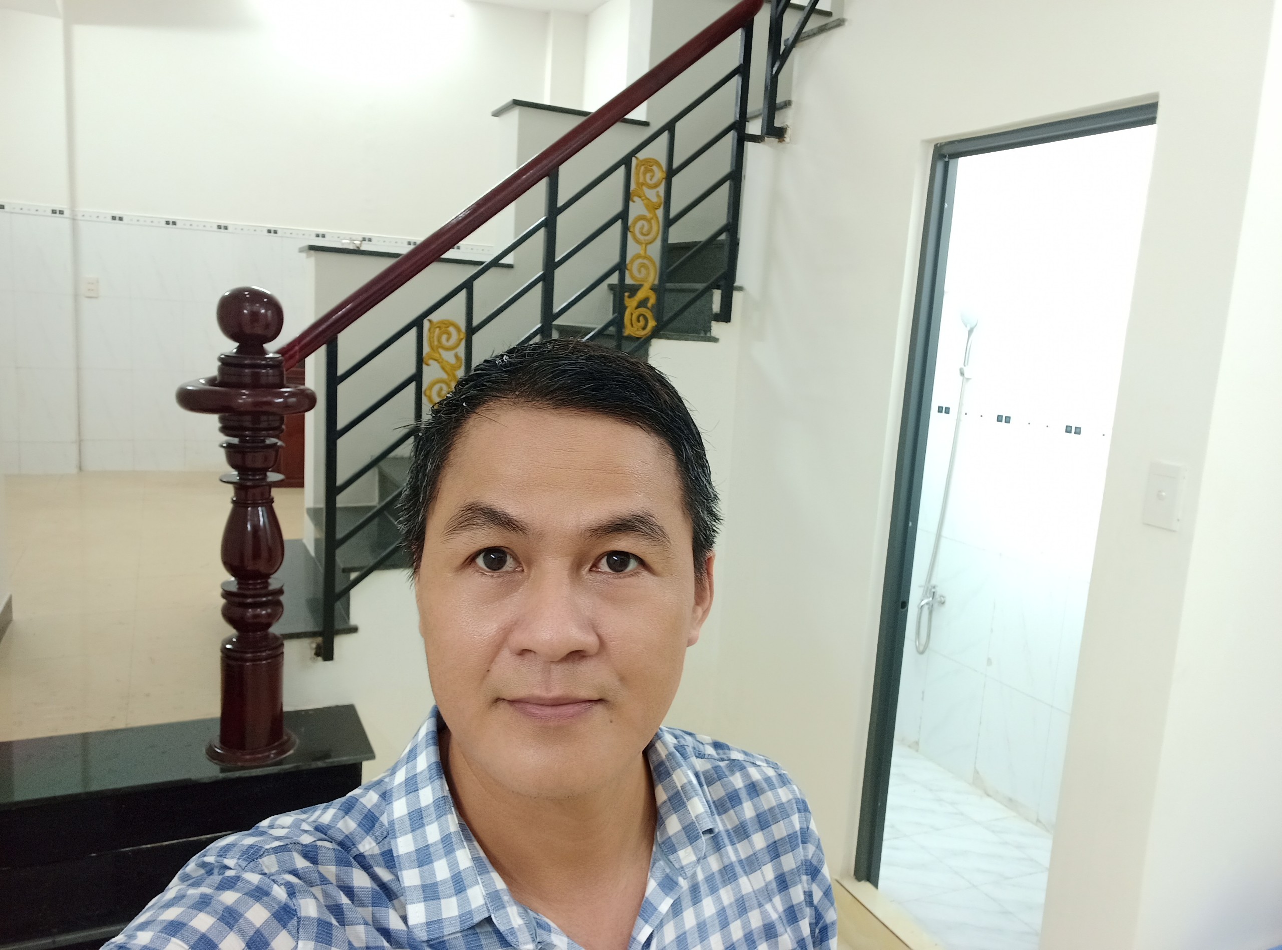 Nhà Đúc Sát MT CMT8 Q3 P11 4 Tầng BTCT Kiên cố,44m2,4PN 4WC Giá 6 Tỷ 69