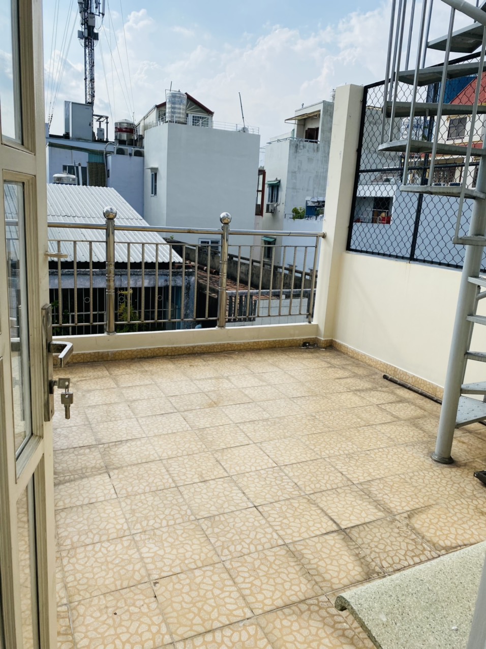 Bán Nhà HXH 5 Mét Nguyễn Chí Thanh, P4, Q11