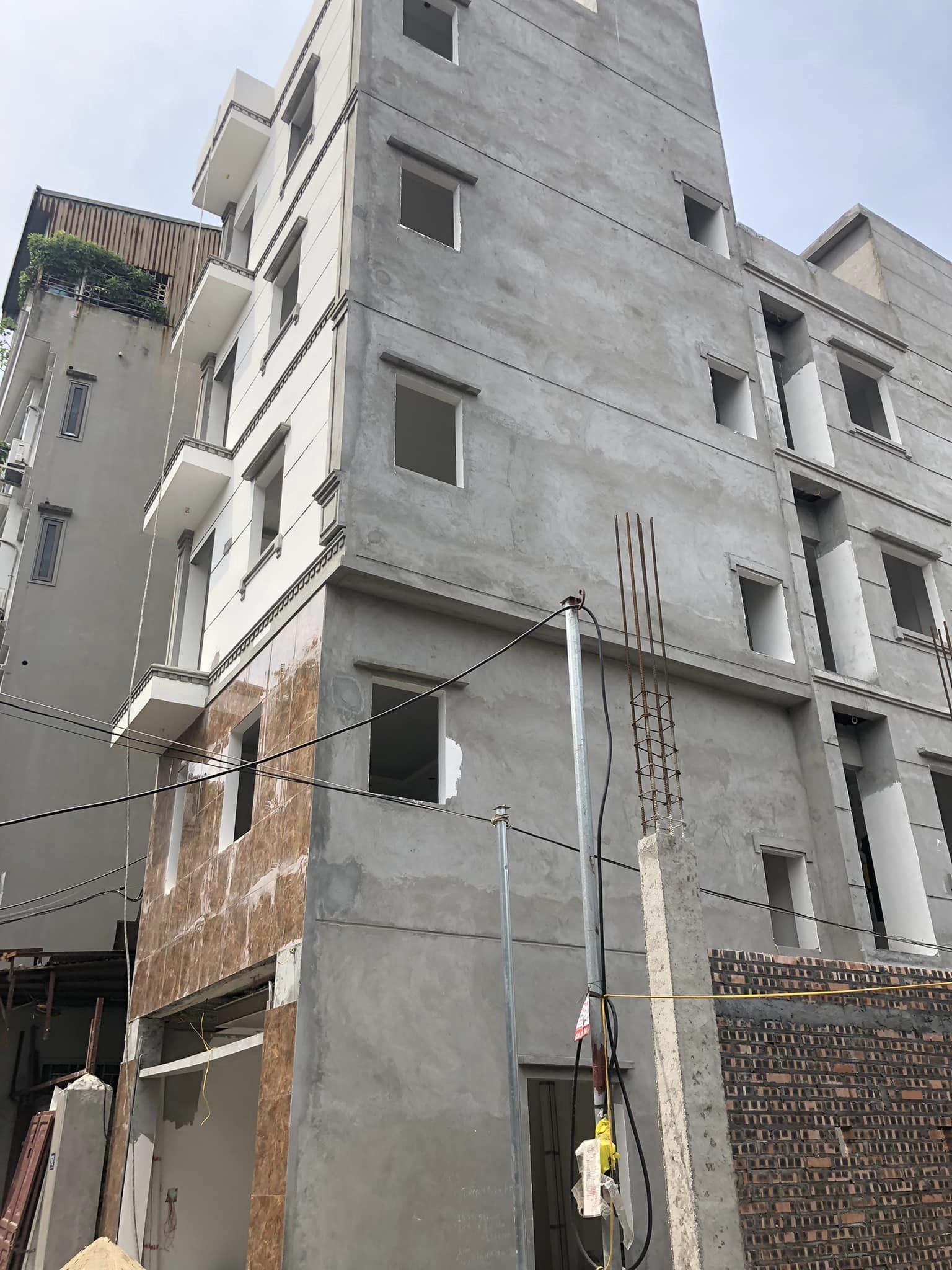 Hàng hiếm- Đường ô tô tránh- Nhà 5 tầng mới - Kinh doanh - Gara ô tô- hơn 4 tỷ