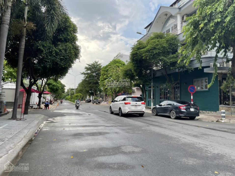 Biệt thự cao cấp MT đường 43, Thảo Điền. 21,9m x 25m. Mới sửa.