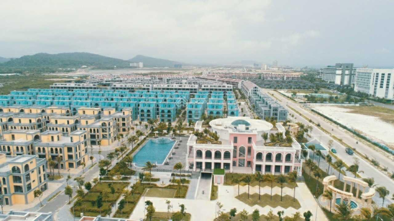 Kẹt tiền cần bán 2 căn BT biển vị trí đẹp sở hữu vĩnh viễn, Paris Villas tại Phú Quốc. Cách sân bay 5 phút di chuyển,