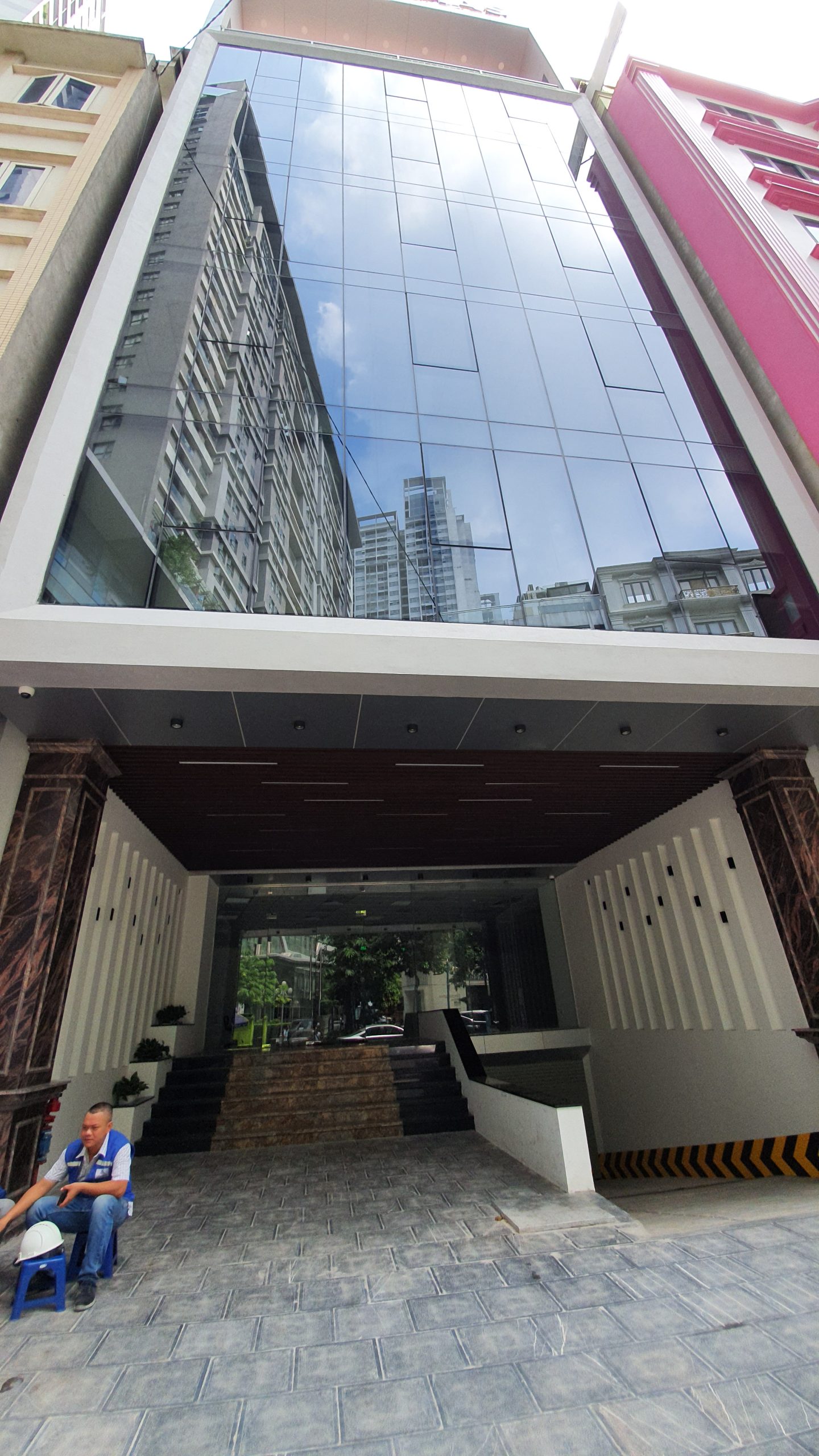 TUYỆT PHẨM MẶT PHỐ HOÀNG VĂN THÁI 170M2 MẶT TIỀN 8M 5 TẦNG CHỈ 52 TỶ XÂY BUILDING CỰC NGON