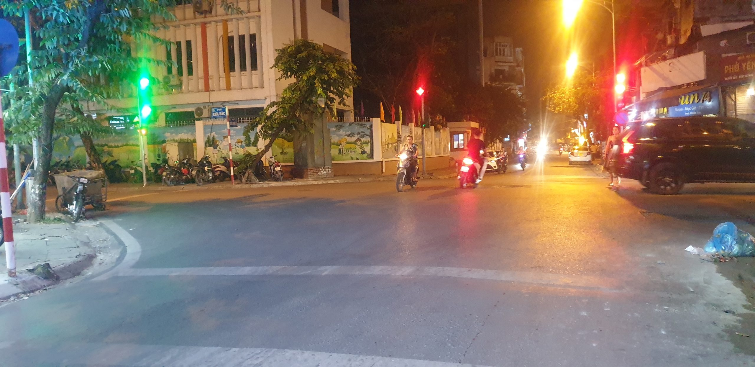 Nhà cũ Nguyễn Trường Tộ 66m2 ngã tư giao Cửa bắc hơn 30 tỷ gần hồ Trúc Bạch tiện xây tòa cao tầng. MẶT PHỐ