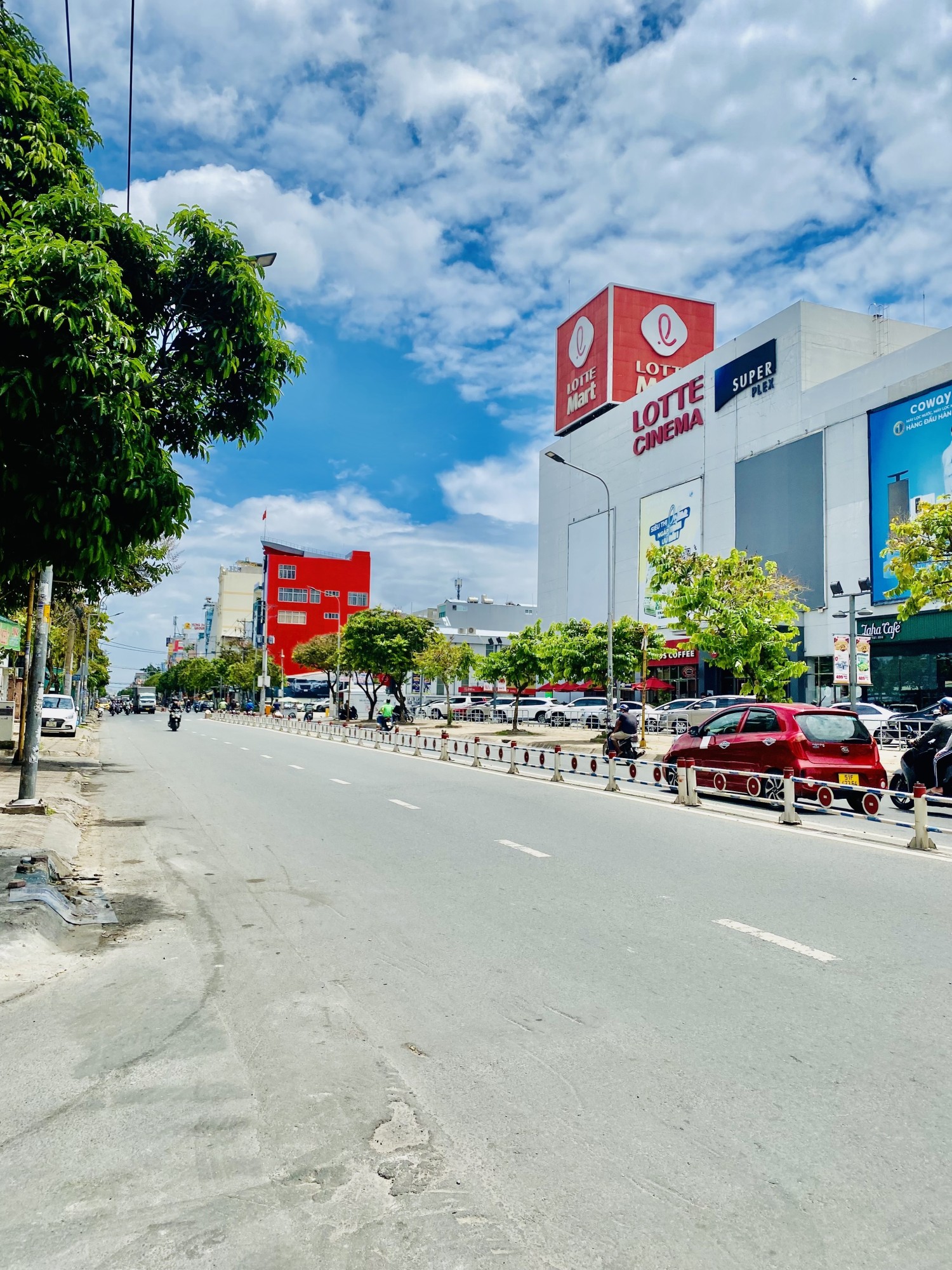 Nhà ngay Lotte Gò Vấp - 57m2- 3 tầng BTCT- HXh đỗ cửa - Giá chỉ 5.7tỷ.