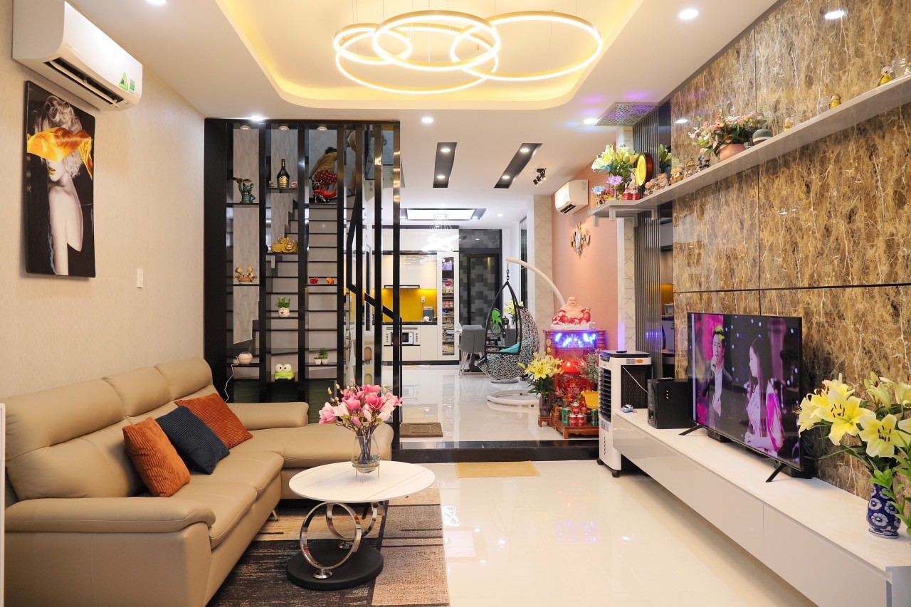 BÁN GẤP NHÀ TÂN PHÚ - HẺM XE HƠI - THIẾT KẾ SANG TRONG HIỆN ĐẠI TINH TẾ