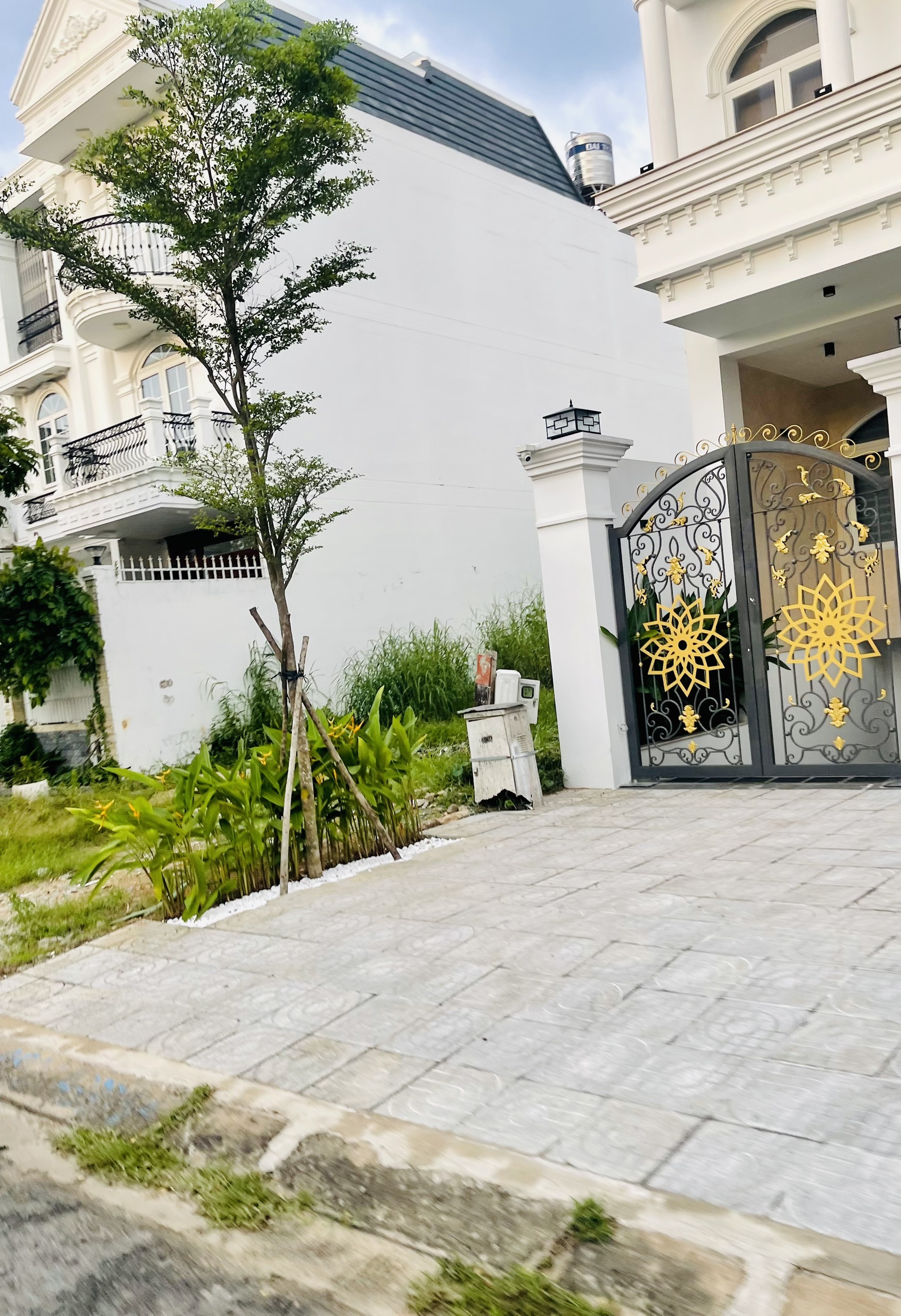 Cần bán gấp đất MT Tân Thuận Tây, Q7, sổ hồng riêng, 70m2, Thổ cư 100%, Giá 2.3 Tỷ, XDTD