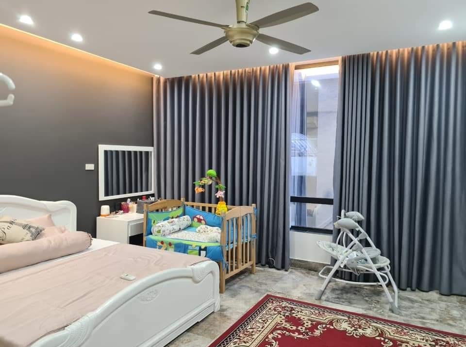 Căn góc Nhà Lý Nam Đế 35m x 5 tầng, Mt 4,3m, giá 9,3 tỷ