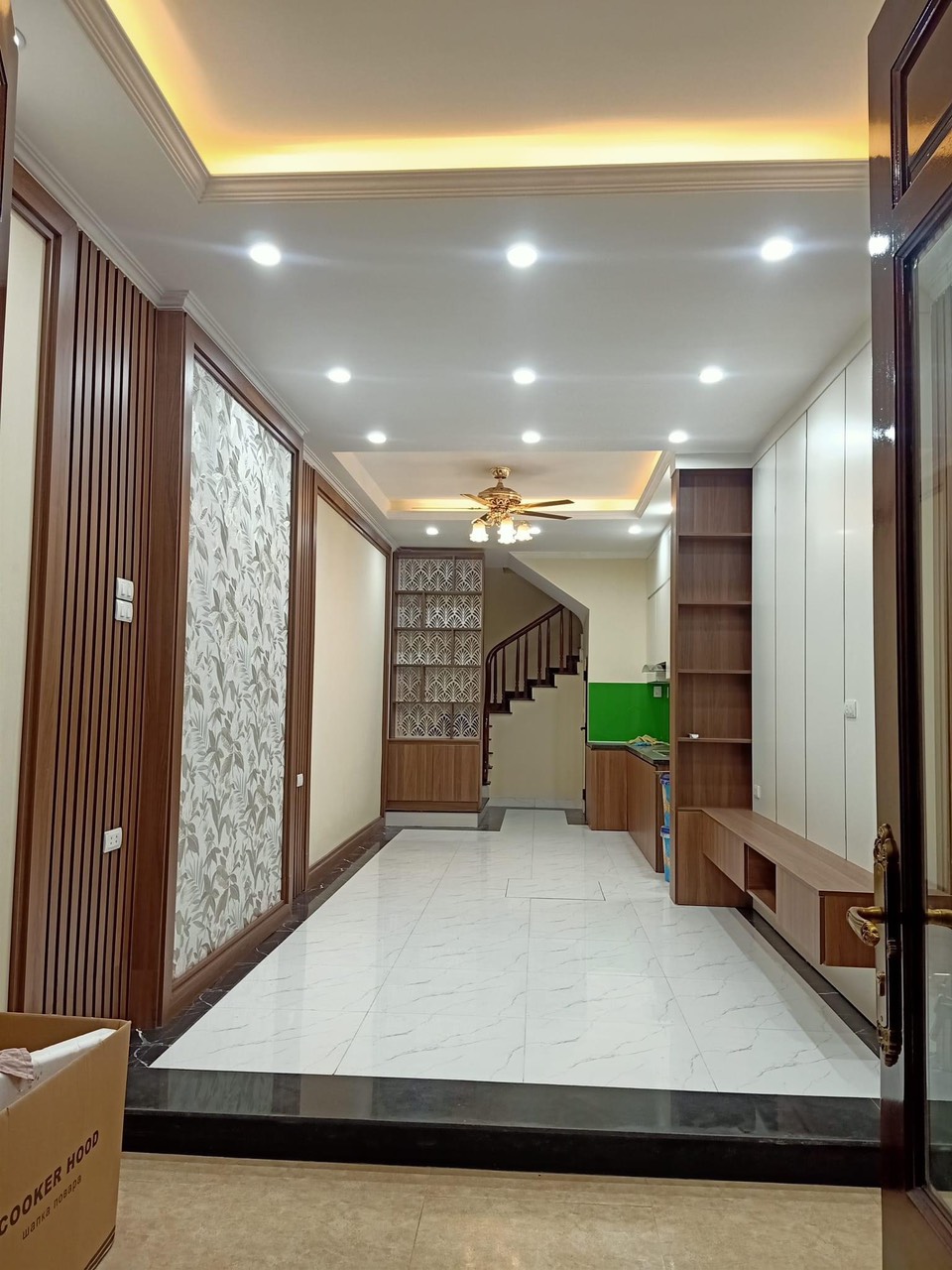 Bán nhà Nguyễn Khang-Cầu Giấy 35m2-giá hơn 3 tỷ-ngõ ba gác tránh-40m ra ô tô-tiện ích đầy đủ