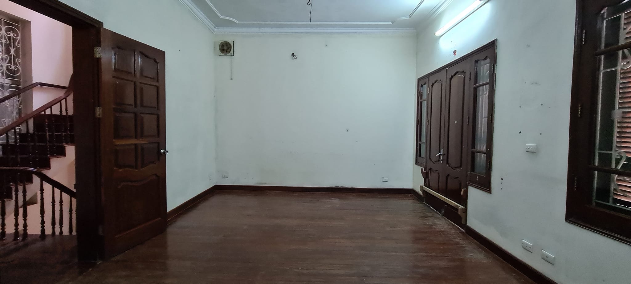 Bán nhà Giảng Võ 35m Lô góc Ô tô tránh Mặt tiền rộng kinh doanh đỉnh