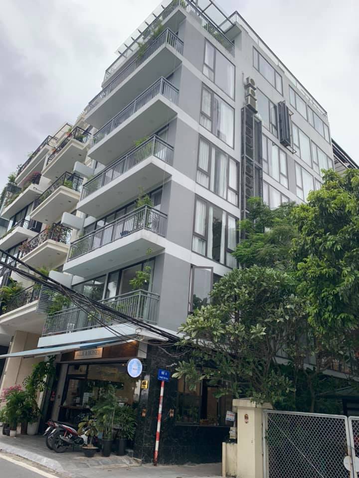 Cực Hiếm ! Bán Nhà Phố Hoàng Cầu 60m2 - 8T - MT 7m - Hai Mặt Ngõ Ô Tô Tránh - Giá Chỉ 15Tỷ