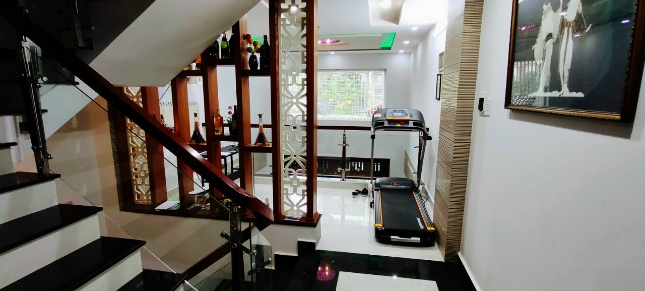 Hẻm 4m, Hoàng Hoa Thám, 4.2 x 14m, 3 lầu, chỉ 8.9 tỷ, Bình Thạnh