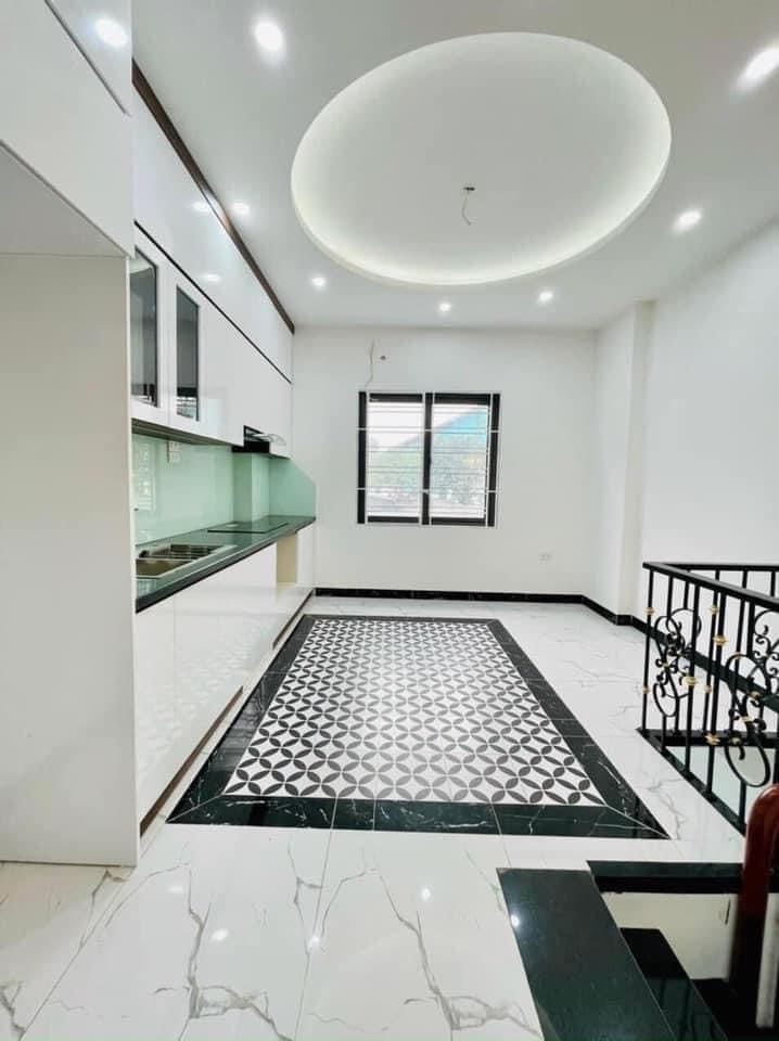 Nhà bán nhanh Lê Đức Sinh viên đông, Kinh doanh sầm uất Thông Mỹ Đình, Hồ Tùng Mậu, Bến Xe, Trường Đại Học Vây quanh.