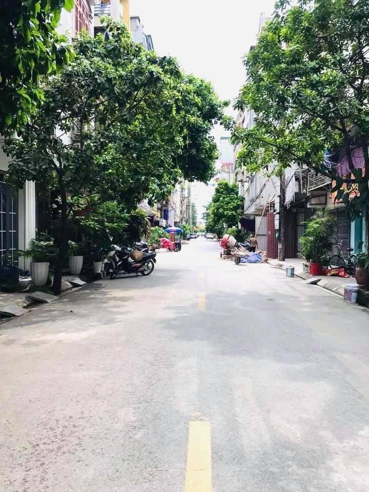 8 Tỷ 250 Triệu - Nhà 52 m2, 5 tầng thang máy, KĐT Dương Nội khu TT Thương mại Hà Đông